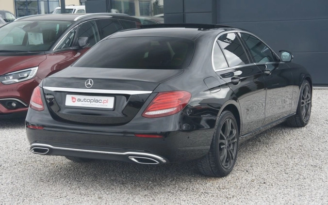 Mercedes-Benz Klasa E cena 136900 przebieg: 158000, rok produkcji 2017 z Dobczyce małe 211